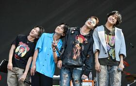 初の海外フェスに出演したＡぇ！ｇｒｏｕｐ写真はすべて（Ｃ）ＡＺＵＳＡ　ＴＡＫＡＤＡ