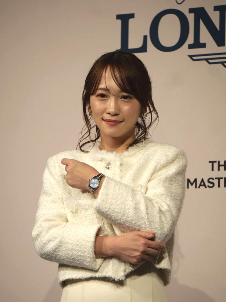フォトコールに出席した川栄李奈