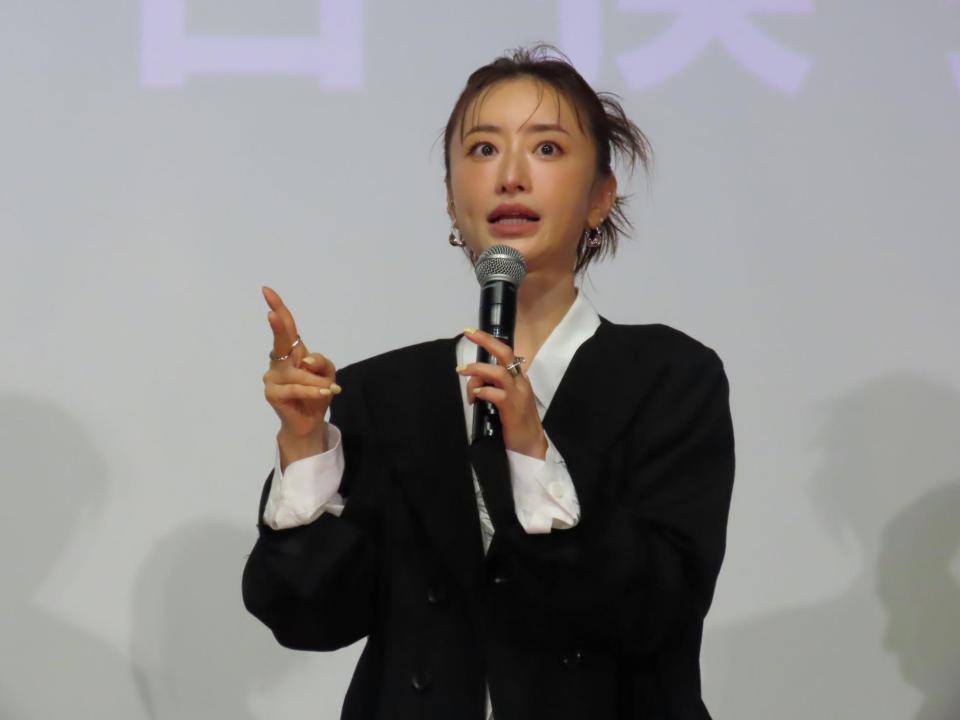 映画「見上げてごらん」の上映イベントに出席した松本まりか