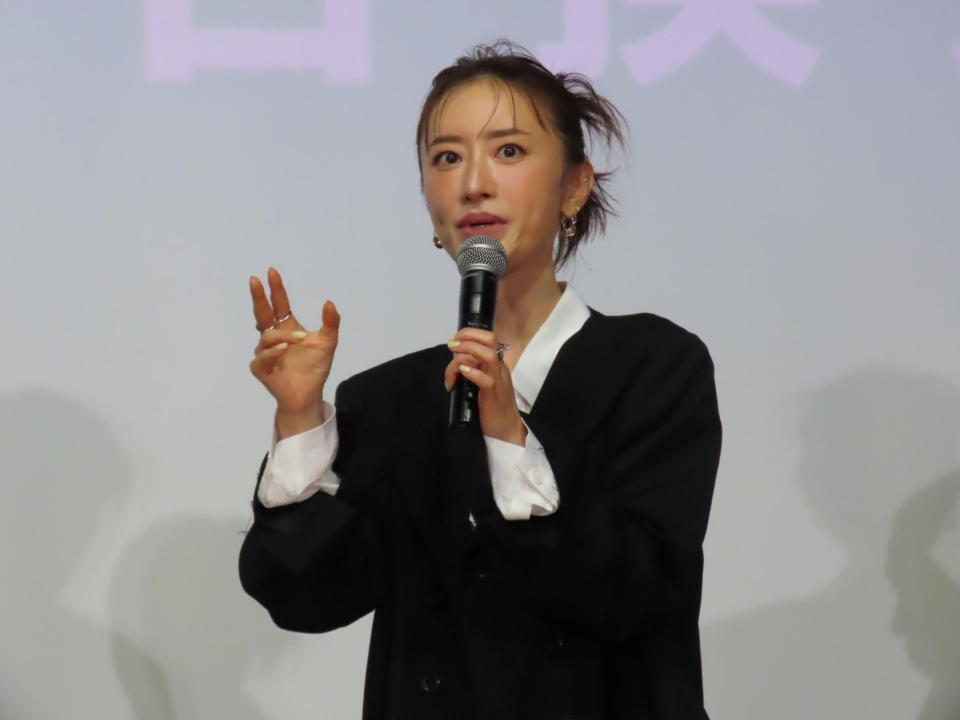 映画「見上げてごらん」の上映イベントに出席した松本まりか