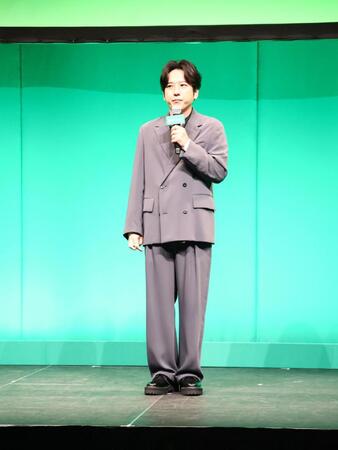 「キシリトール３０周年」新ＣＭ発表会に出席した二宮和也
