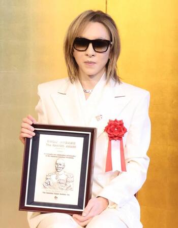 盾を持つＹＯＳＨＩＫＩ