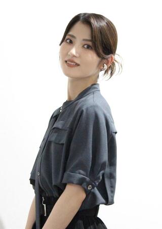 デビュー１５周年を記念した作品展を開催している若月佑美