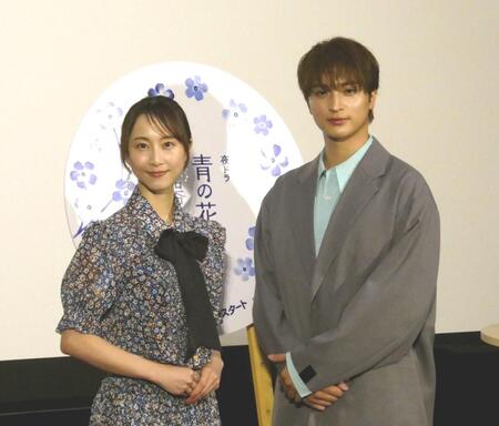 撮影に応じる（左から）松井玲奈、一ノ瀬颯
