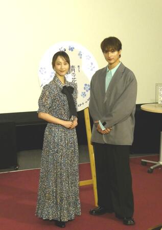 撮影に応じる（左から）松井玲奈、一ノ瀬颯