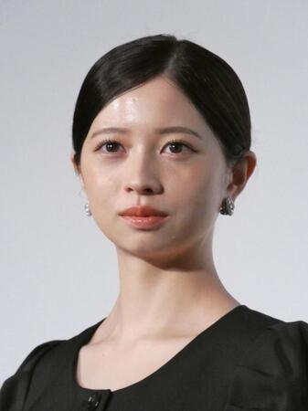 舞台あいさつを行った桜田ひより