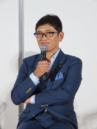 イベントに出席した薬丸裕英