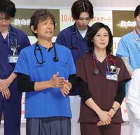 ドラマ「救命病棟２４時」で共演する江口洋介（左）と松嶋菜々子（撮影・西岡正）