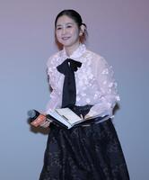 登壇する関根麻里＝東京・ＴＯＨＯシネマズ六本木ヒルズ（撮影・棚橋慶太）