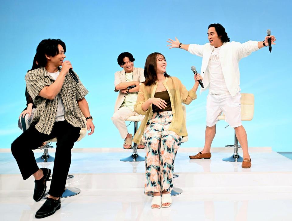 会見を盛り上げる佳久創（右端）、左端は主演の北山宏光（撮影・堀内翔）