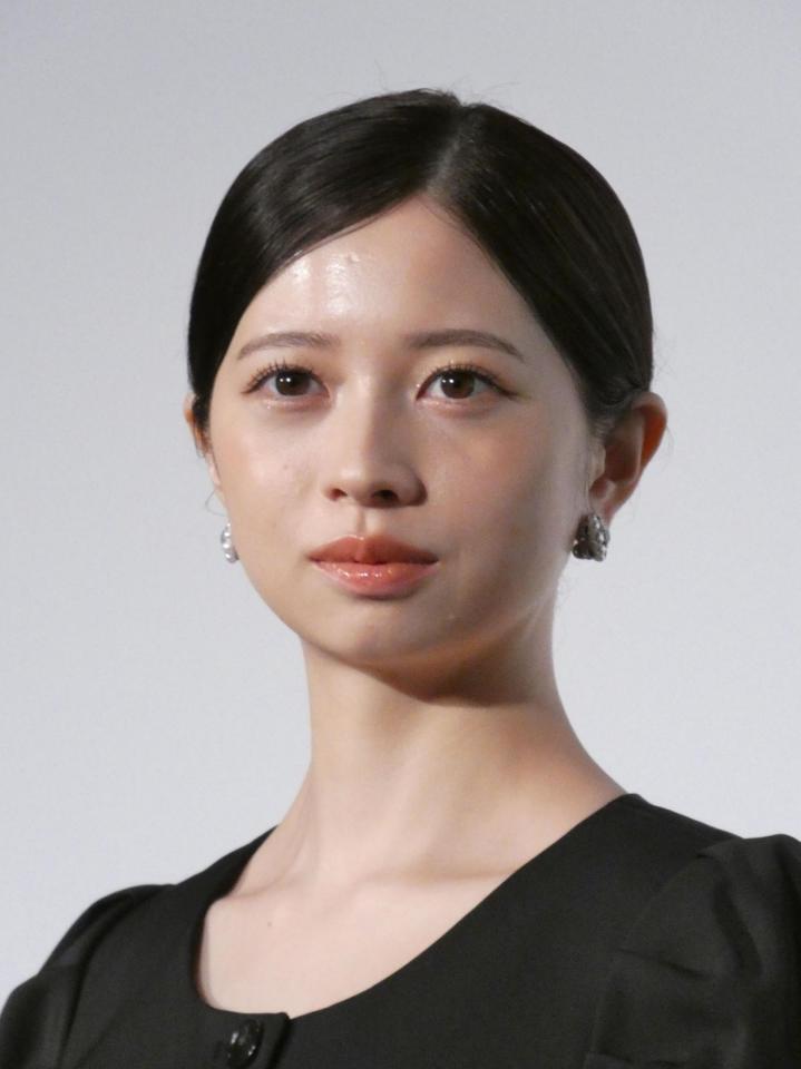 舞台あいさつを行った桜田ひより