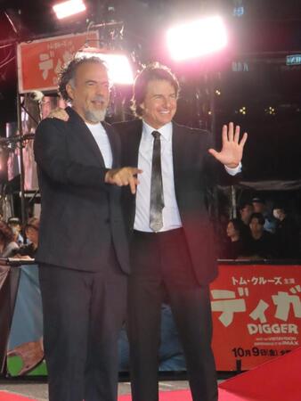 イベントに出席した（左から）アレハンドロ・ゴンサレス・イニャリトゥ監督、トム・クルーズ