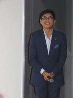イベントに出席した薬丸裕英