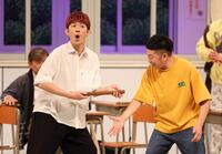 吉田裕（右）と息の合った“乳首ドリル”を披露するふぉ～ゆ～・松崎裕介（撮影・中田匡峻）