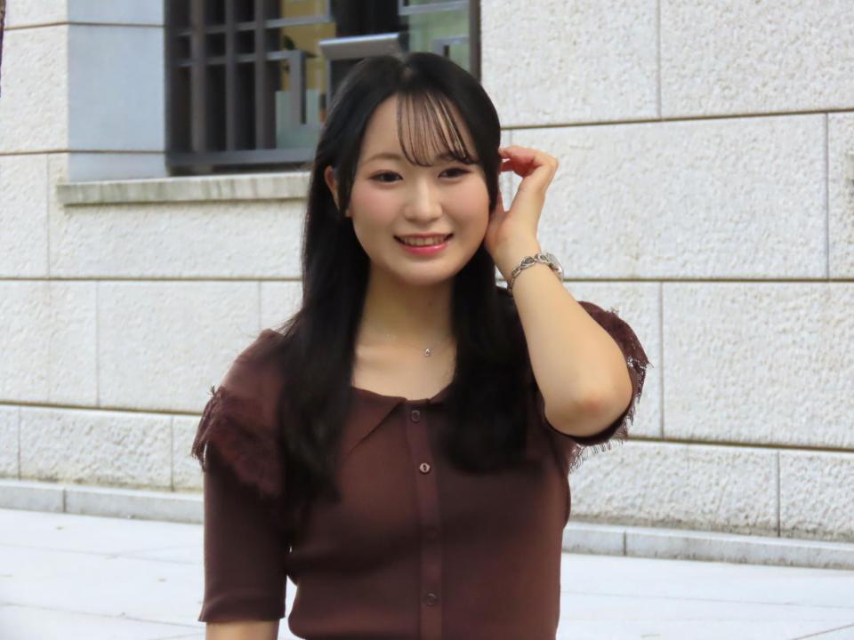 「黒髪海峡」でデビューした演歌歌手の藤崎詩乃