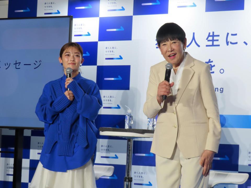 イベントに出席した井上咲楽（左）と和田アキ子