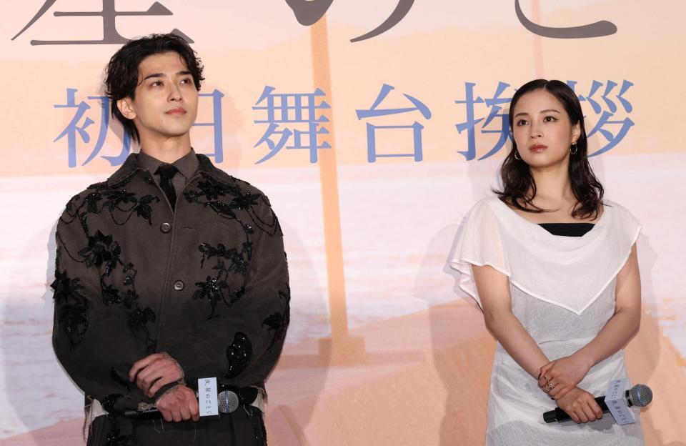 舞台あいさつに登場した横浜流星（左）と広瀬すず（撮影・佐々木彰尚）