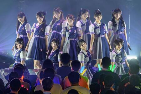 ライブを盛り上げる可憐なアイボリー（Ｐｈｏｔｏ　ｂｙ　林晋介）