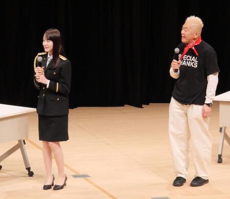 イベントに出席した本田紗来（左）とウド鈴木