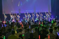 ライブを盛り上げる可憐なアイボリー（Ｐｈｏｔｏ　ｂｙ　林晋介）