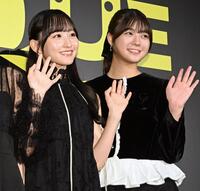 軽快なトークを披露した乃木坂４６の一ノ瀬美空と冨里奈央（右）＝撮影・堀内翔