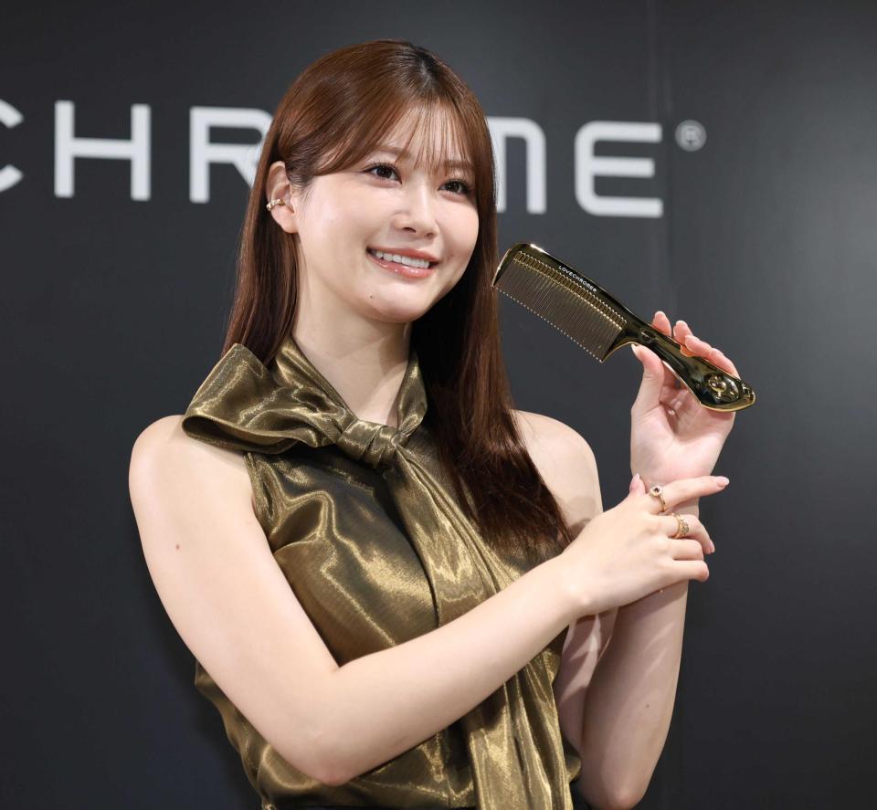 フォトコールに登場した生見愛瑠（撮影・金田祐二）