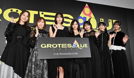 （左から）長谷川育美、市ノ瀬加那、南沙良、井上和、中西アルノ、一ノ瀬美空、冨里奈央（撮影・堀内翔）