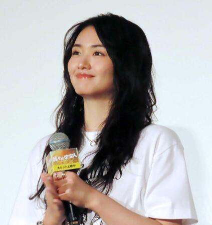舞台あいさつに登壇した山﨑天
