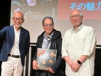 ビートルズのイベントに登場した（左から）上柳昌彦アナウンサー、瞳みのる、萩原健太氏