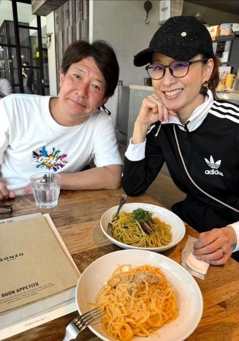 夫・水内猛さんと。小倉弘子アナのインスタグラム＠ｏｇｕｒａ＿ｈｉｒｏｋｏ．ｍ（４月１５日付）より