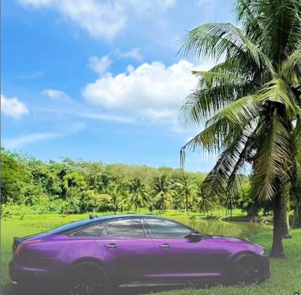 ２０２４年、マレーシアでの愛車ジャガー。ＧＡＣＫＴのインスタグラム＠ｇａｃｋｔ（２４年１月１７日付）より