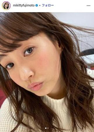 白髪が生えたことを嘆く藤本美貴。藤本美貴のインスタグラム ＠ｍｉｋｉｔｔｙｆｕｊｉｍｏｔｏより。２０２０年１２月の投稿