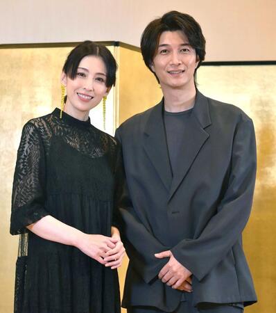 短編映画「アンコン」の夫婦役で共演した雛形あきこ（左）と天野浩成＝２０２１年撮影
