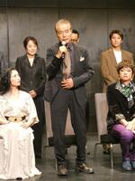 会見を行った勝野洋