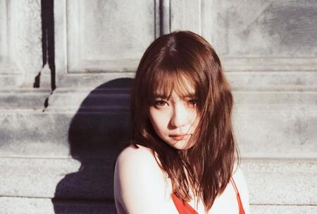来年１月８日に発売が決定した山田杏奈の写真集先行カット