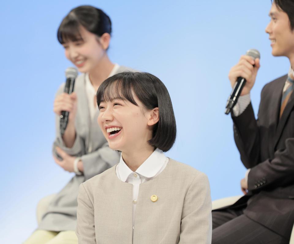 ドラマ「南田南弁護士は天才肌」制作発表笑顔を見せる芦田愛菜＝東京メディアシティ（撮影・吉澤敬太）