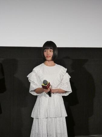 舞台あいさつを行った小八重葵美＝都内