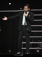 トークで盛り上がる今井翼＝ＫＴ・Ｚｅｐｐ　Ｙｏｋｏｈａｍａ（撮影・持木克友）