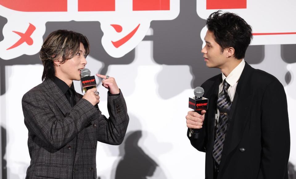 映画を振り返る末澤誠也（左）と磯村勇斗＝東京・ＴＯＨＯシネマズ六本木ヒルズ（撮影・佐々木彰尚）
