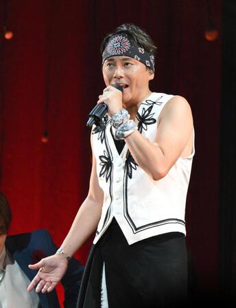 熱唱する今井翼＝ＫＴ・Ｚｅｐｐ　Ｙｏｋｏｈａｍａ（撮影・持木克友）