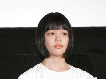 舞台あいさつを行った小八重葵美＝都内