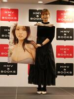 撮影に応じる沢口愛華＝都内