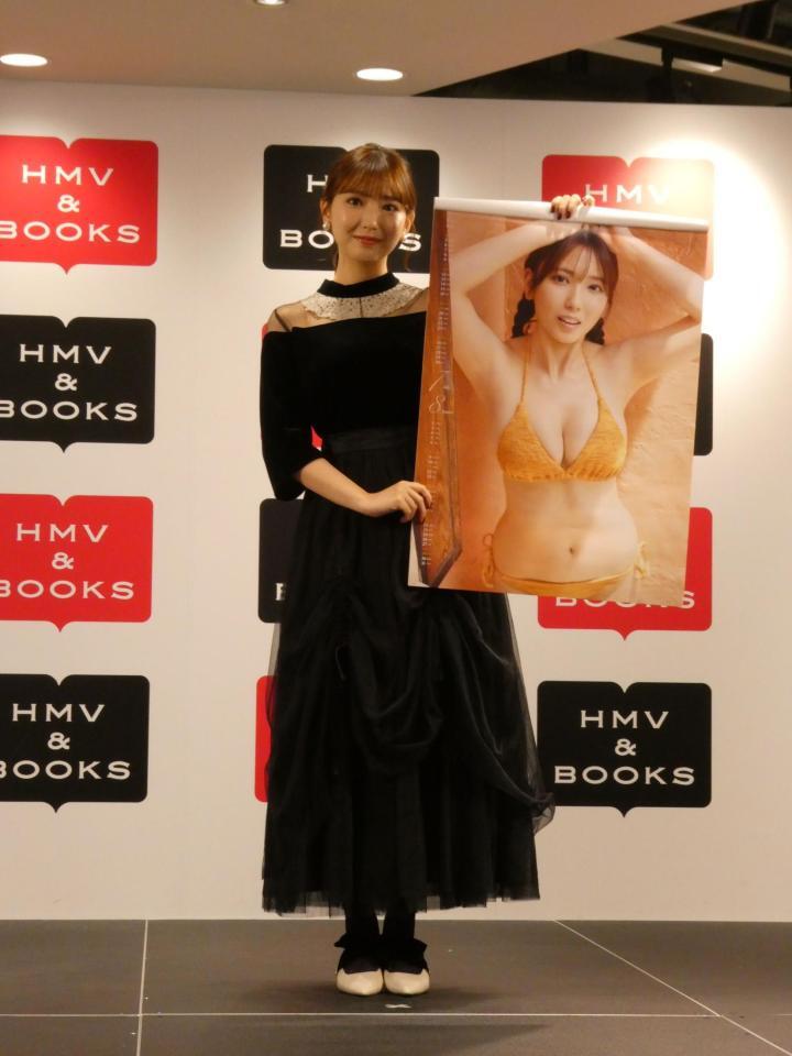 撮影に応じる沢口愛華＝都内