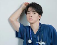 「救命病棟２４時」で専攻医役を演じる木戸大聖（撮影・金田祐二）