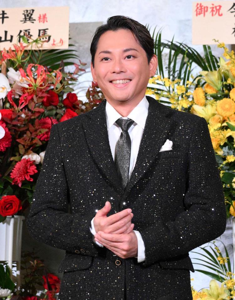 会見で笑顔を見せる今井翼＝ＫＴ・Ｚｅｐｐ　Ｙｏｋｏｈａｍａ（撮影・持木克友）