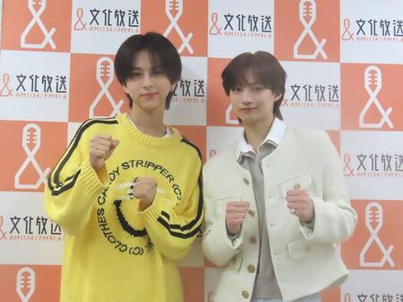初の冠番組「ＩＣＥｘの愛すべきラジオ」に出演する八神遼介（左）と志賀李玖
