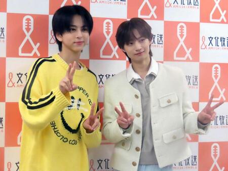 初の冠番組「ＩＣＥｘの愛すべきラジオ」に出演する八神遼介（左）と志賀李玖