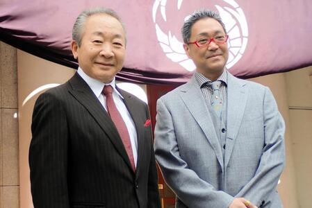 取材会を開いた尾上松緑（右）と中村梅雀