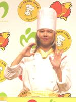 撮影に応じる藤澤涼架
