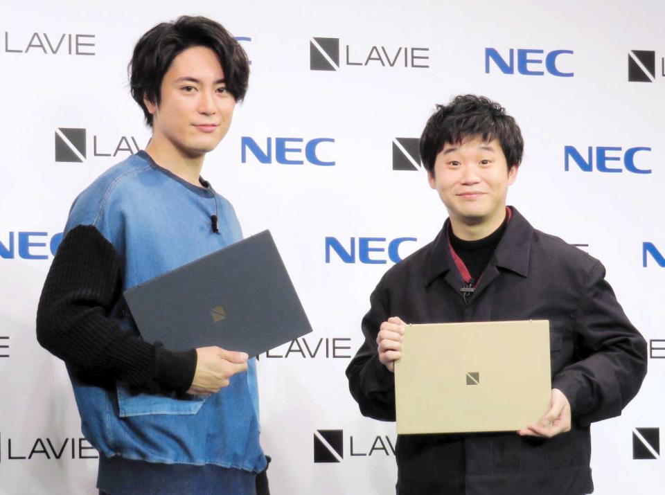 ＣＭ初共演したプライベートでも仲の良い間宮祥太朗（左）と矢本悠馬＝２０２１年１１月